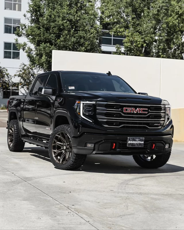 305/45R22 RBP Repulsor R/T wrapped around @4playwheels on the GMC #Sierra #AT4 by @audiocityusa 

#rbp #rbptire #rbptires #offroad #offroadtire #mudterrain #roughterrain #extremeterrain #mt #rt #xt #mudtire #overland #overlandtire