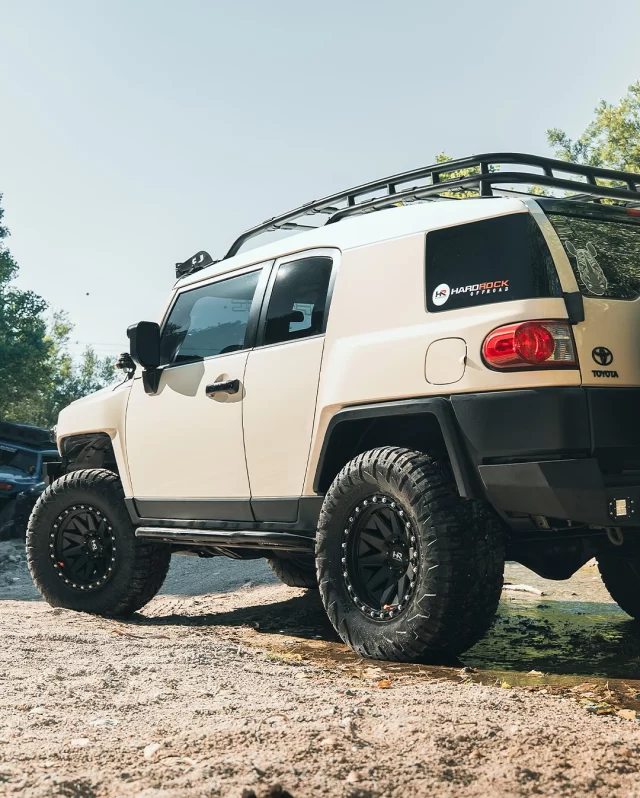 @sandstorm.rhino Toyota FJ Cruiser trail ready with the RBP Repulsor R/T rugged-terrain tire. 

#rbp #rbptire #rbptires #offroad #offroadtire #mudterrain #roughterrain #extremeterrain #mt #rt #xt #mudtire #overland #overlandtire