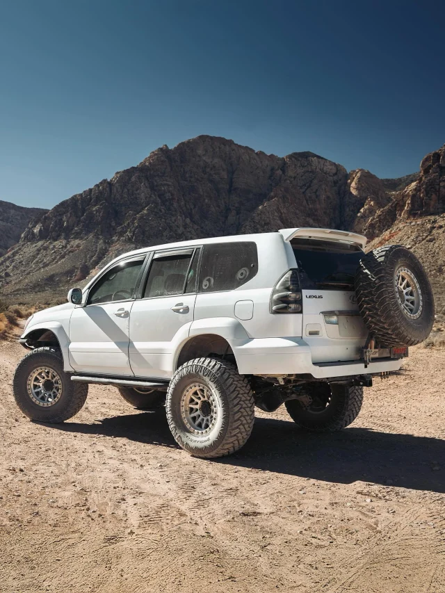 Weekend plans? Hitting the trails as always 😅

@gxorealest #GX sitting on 37” RBP Repulsor M/T3 on @lockoffroadwheels 

#rbp #rbptires #gx #lexusgx #mt #mttire