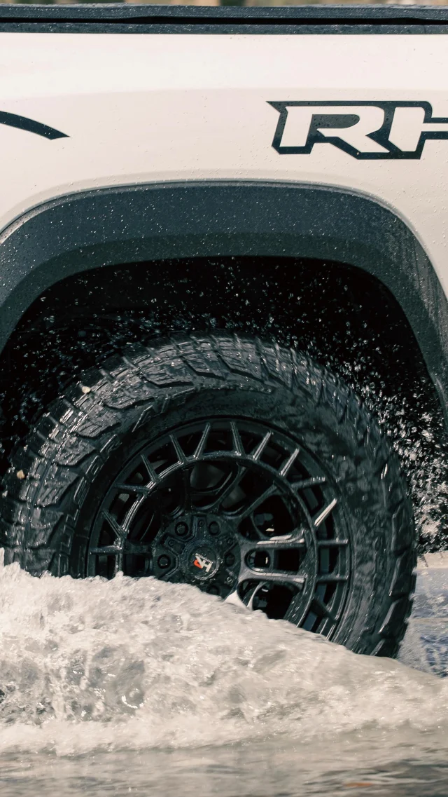 Making a SPLASH with the new Repulsor A/T Plateau on the RAM RHO 💦

#rbp #rbptires #rollingbigpower #ram #rho