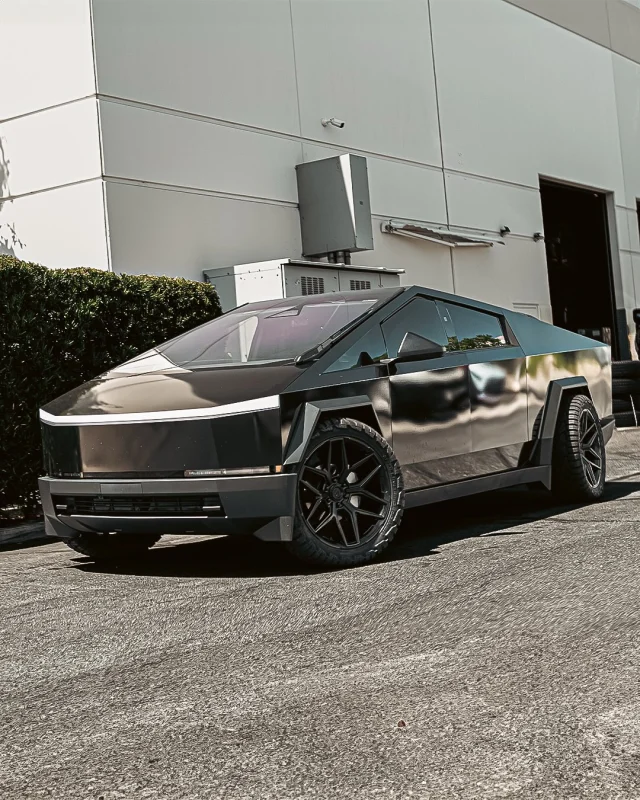 24” @fueloffroad wheels wrapped in our 35” Repulsor R/T tires by @audiocityusa 

#rbp #rbptires #cybertruck #tesla roughterrain